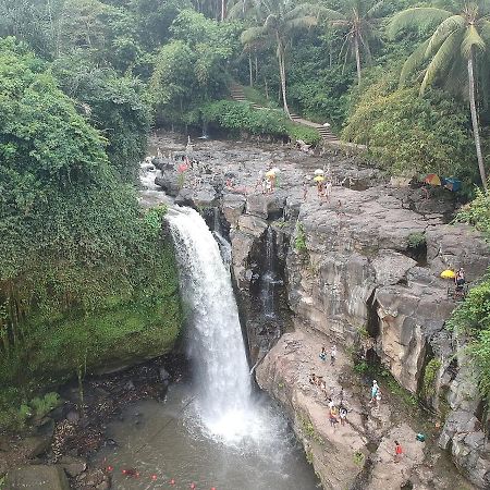 Neny'S Homestay Saba Bagian luar foto