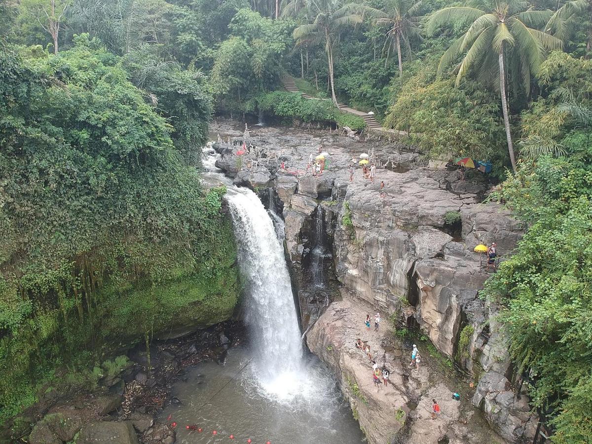 Neny'S Homestay Saba Bagian luar foto